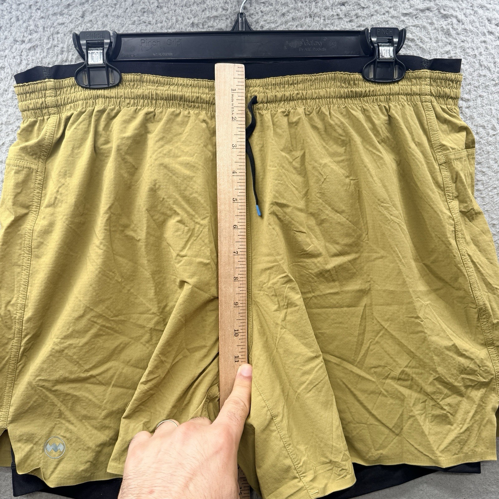 Janji Men’s AFO Vent Multi Athletic Pull On Shorts 6” Mustard Yellow Size L