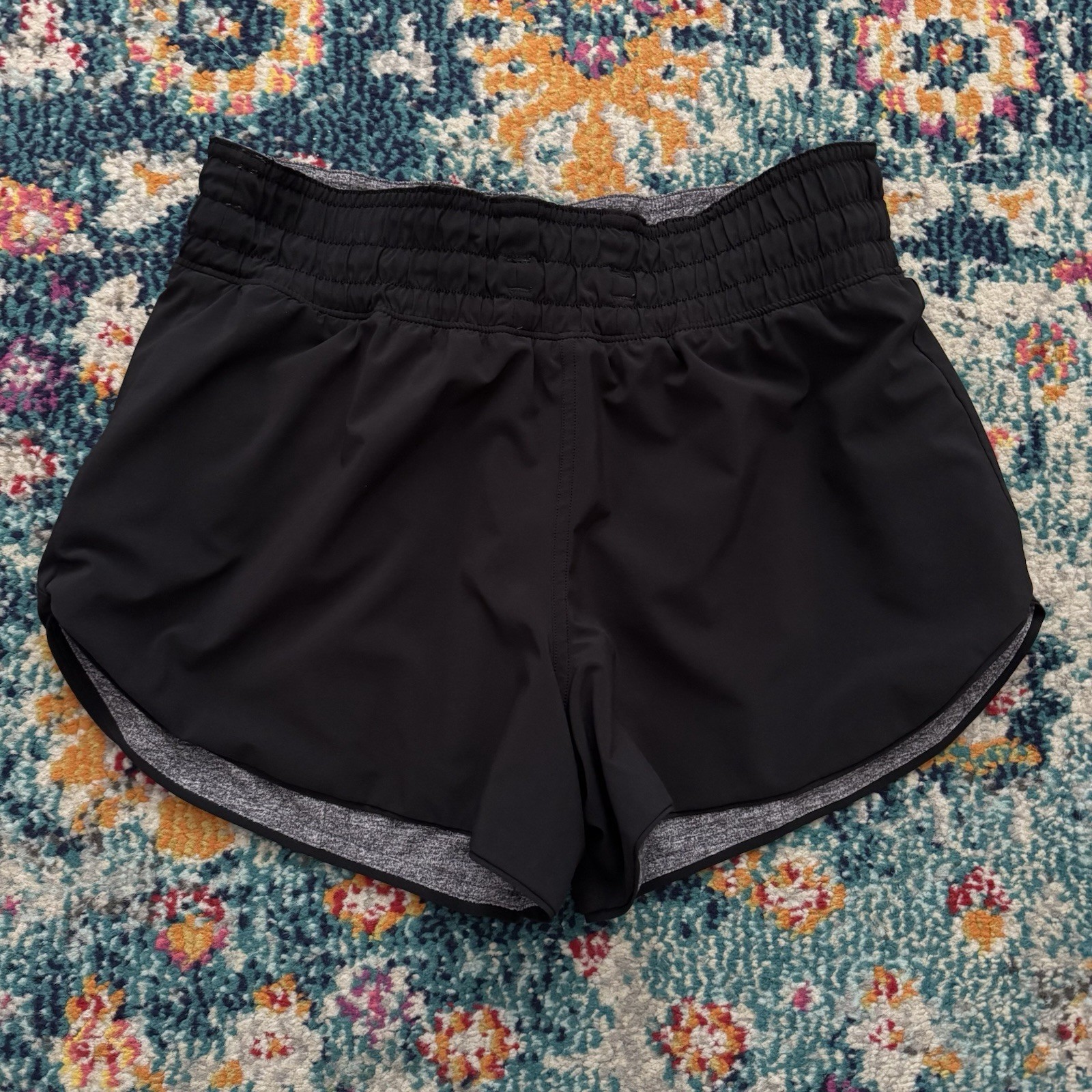 LULULEMON Choose A Side Shorts 3” Reversible Heather Gray Black Size 4 Active