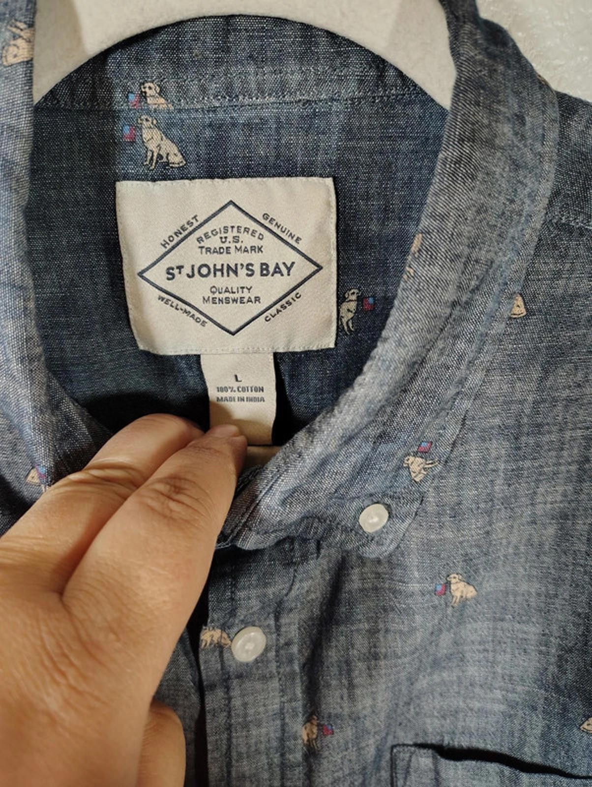St. John’s Bay Mens Shirt Large Blue Button Down All Over Dog Print Flag Vintage