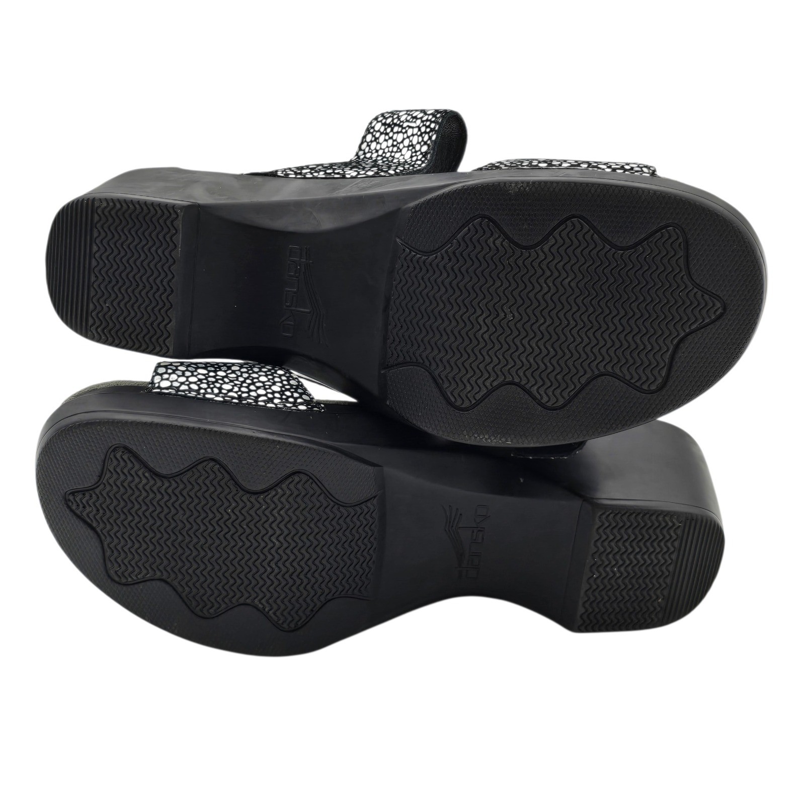 Dansko Reece Buckle Sandals Black Pebble Print Leather Comfort Size 38/7.5 Women