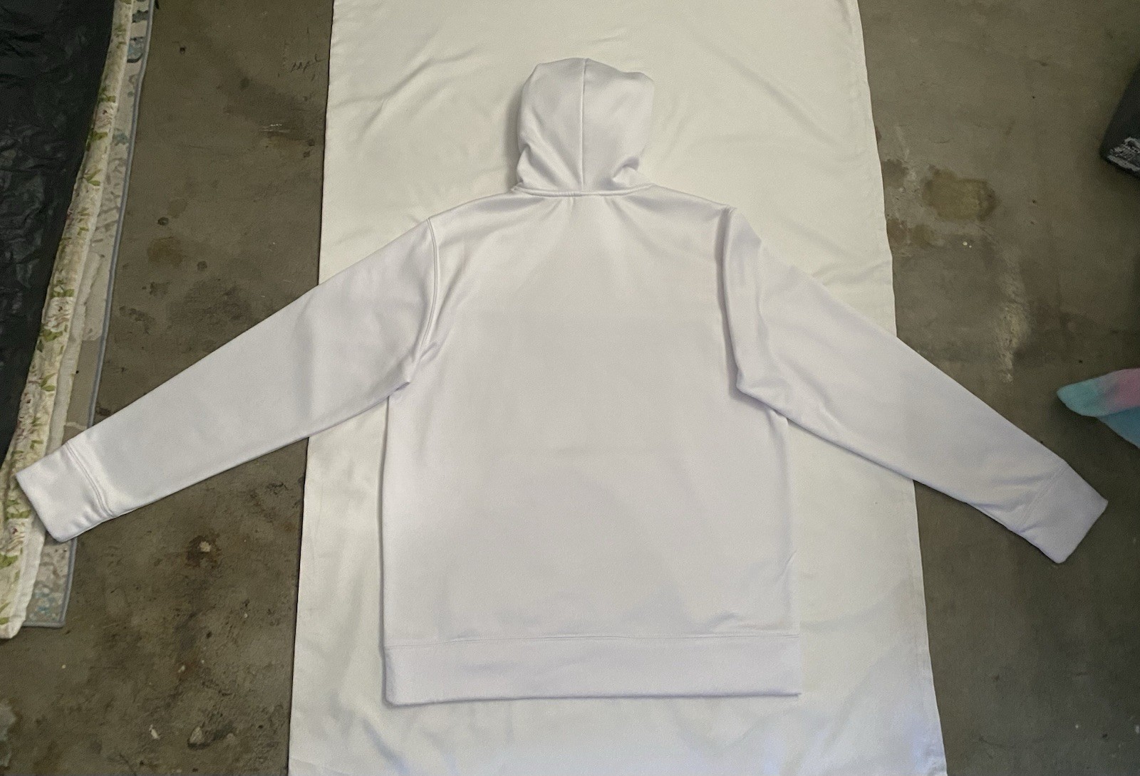 Reebok Men’s Pullover Hoodie Size M Regular White Logo Fleece Polyester Pockets