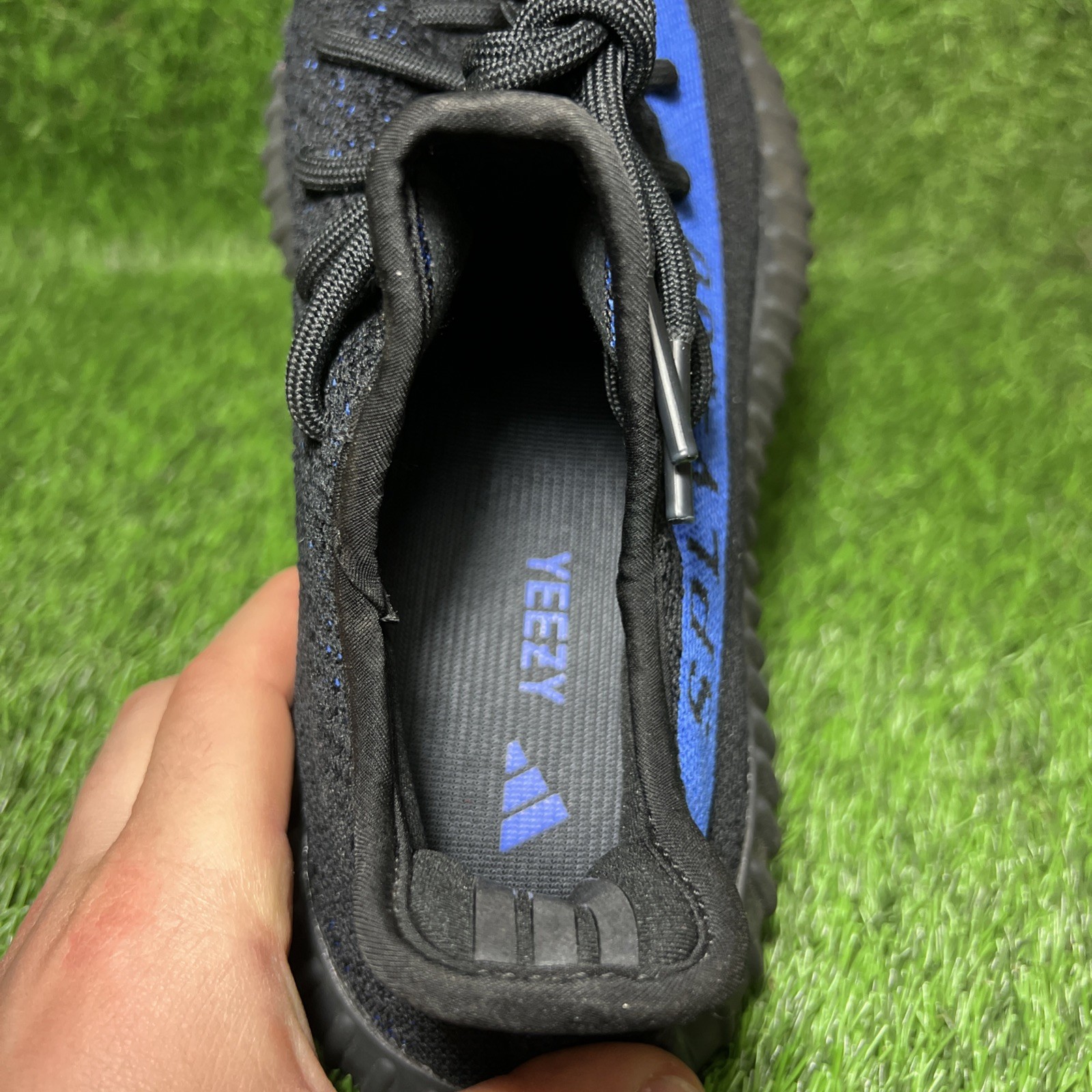 Size 6.5 – RIGHT SHOE ONLY adidas Yeezy Boost 350 V2 Low Dazzling Blue ONE SHOE