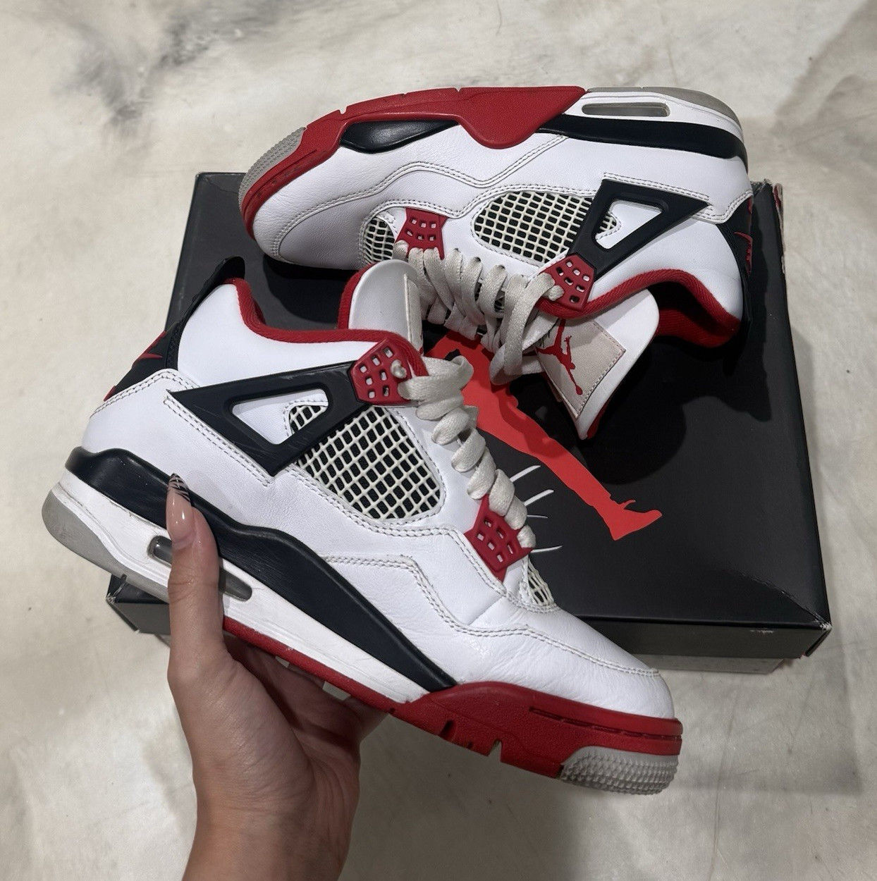 Jordan 4 Retro Fire Red (2020) Size 5.5 Y / Women’s 7