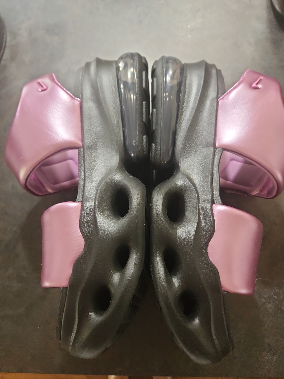 Nike Air Max Halo Sandal IO1959-501 Light Magenta Black NWOB Women’s 10 Mens 9