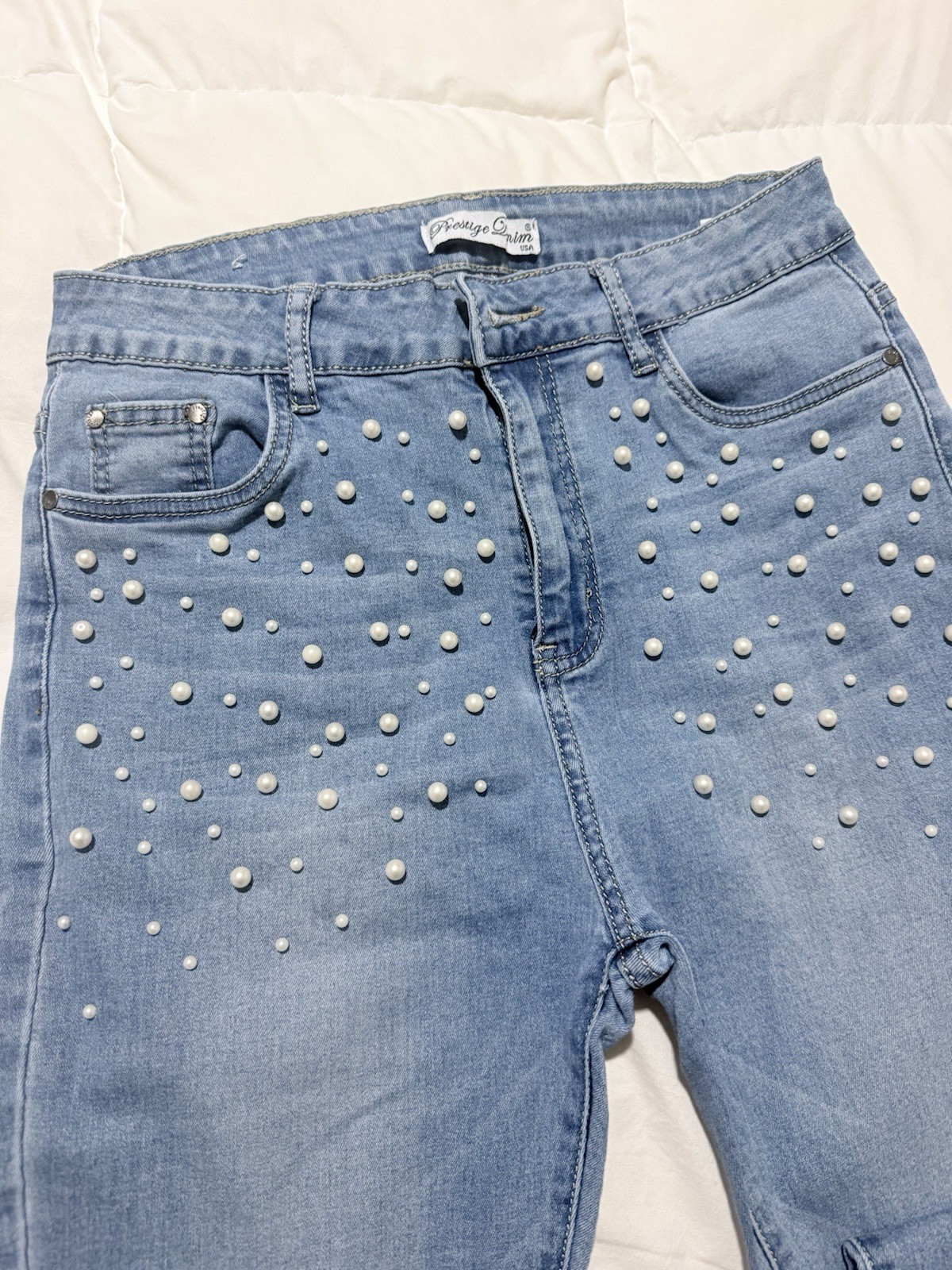 Women’s Light Wash Pearl Embellished Skinny Jeans Size 11