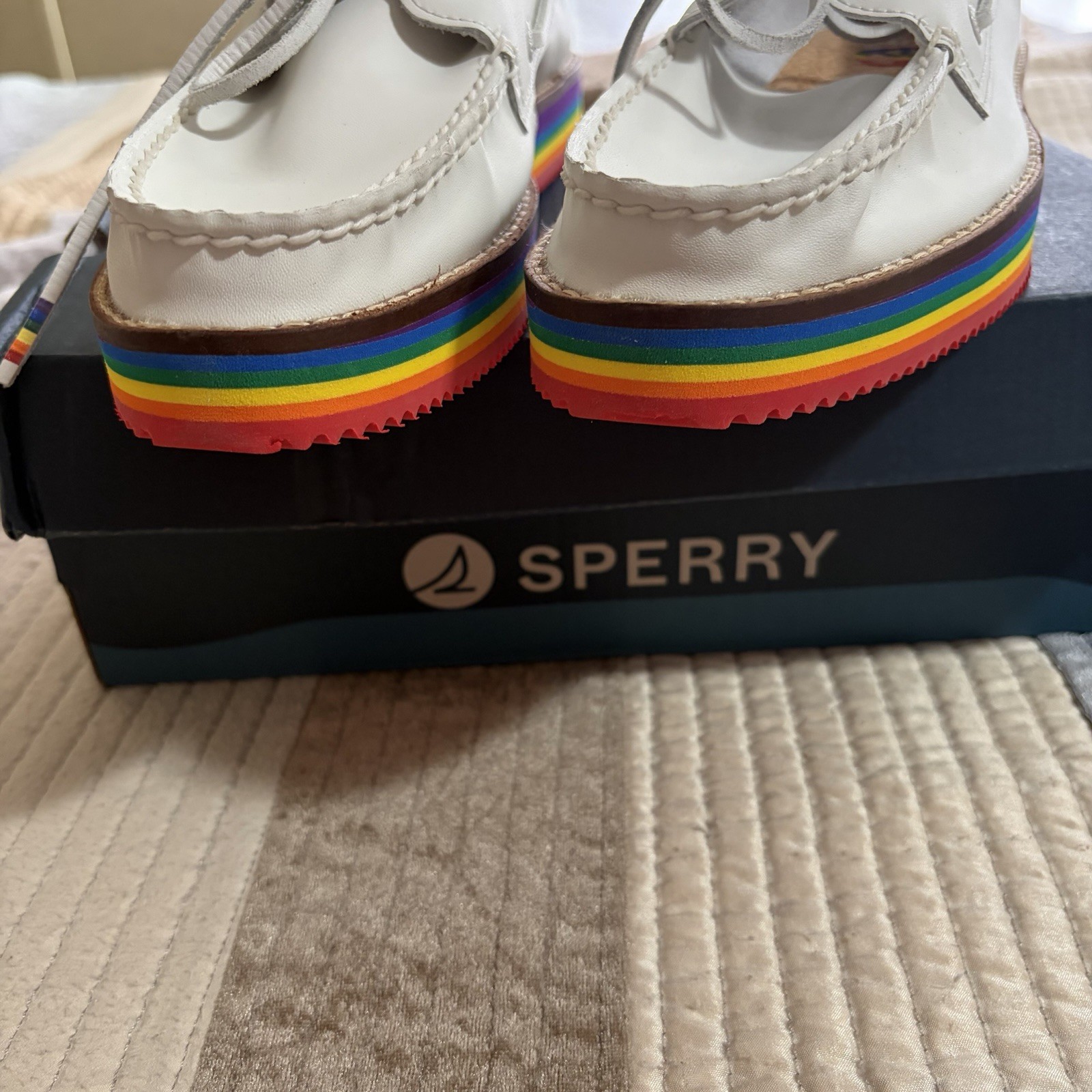 Sperry Women’s Leather Boat Shoes White Multicolor Lace Up Size 8 M New in Box