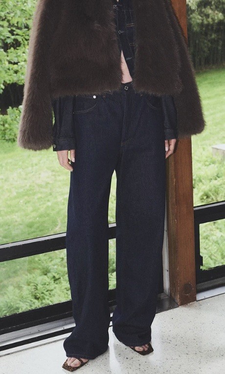 Citizens of Humanity $258 Ayla Baggy Jeans in Amherst; 24