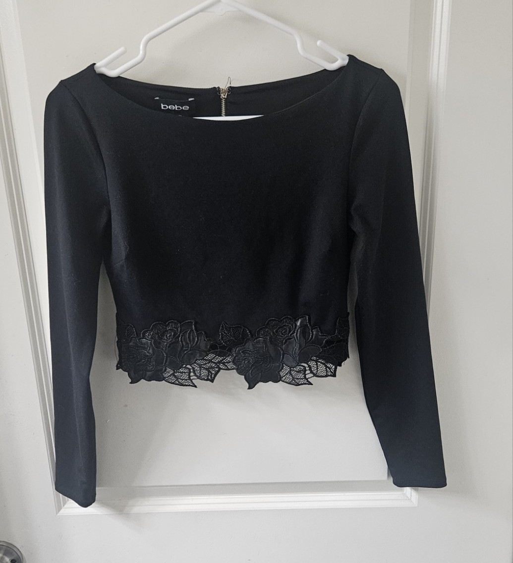 bebe Black Long Sleeve Cropped Top Lace Hem Scoop Neck Back Zip Size XS
