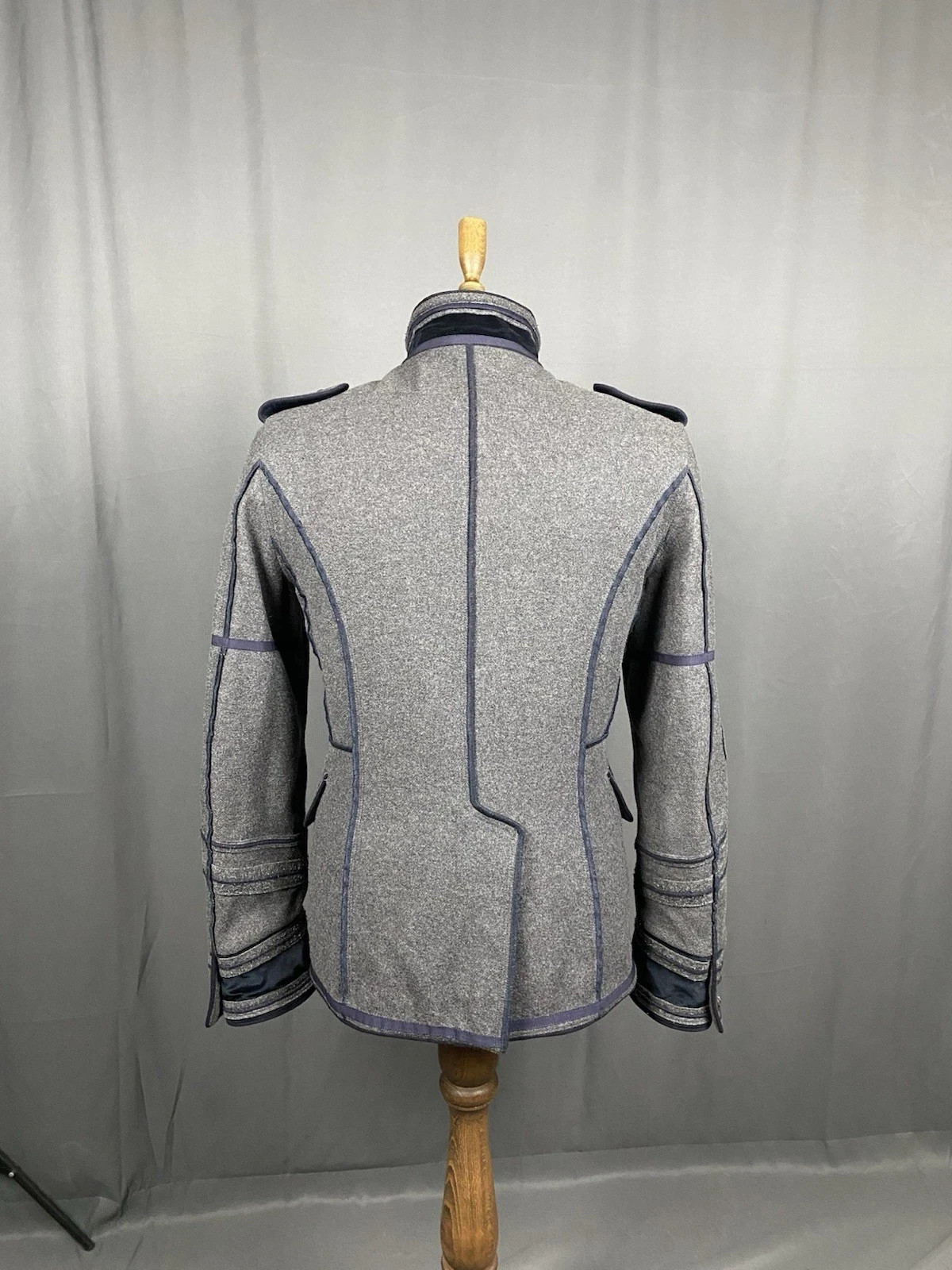 Dolce&Gabbana Runway Gray 2009 Military Napoleon Blazer Size 46 MSRP $2000