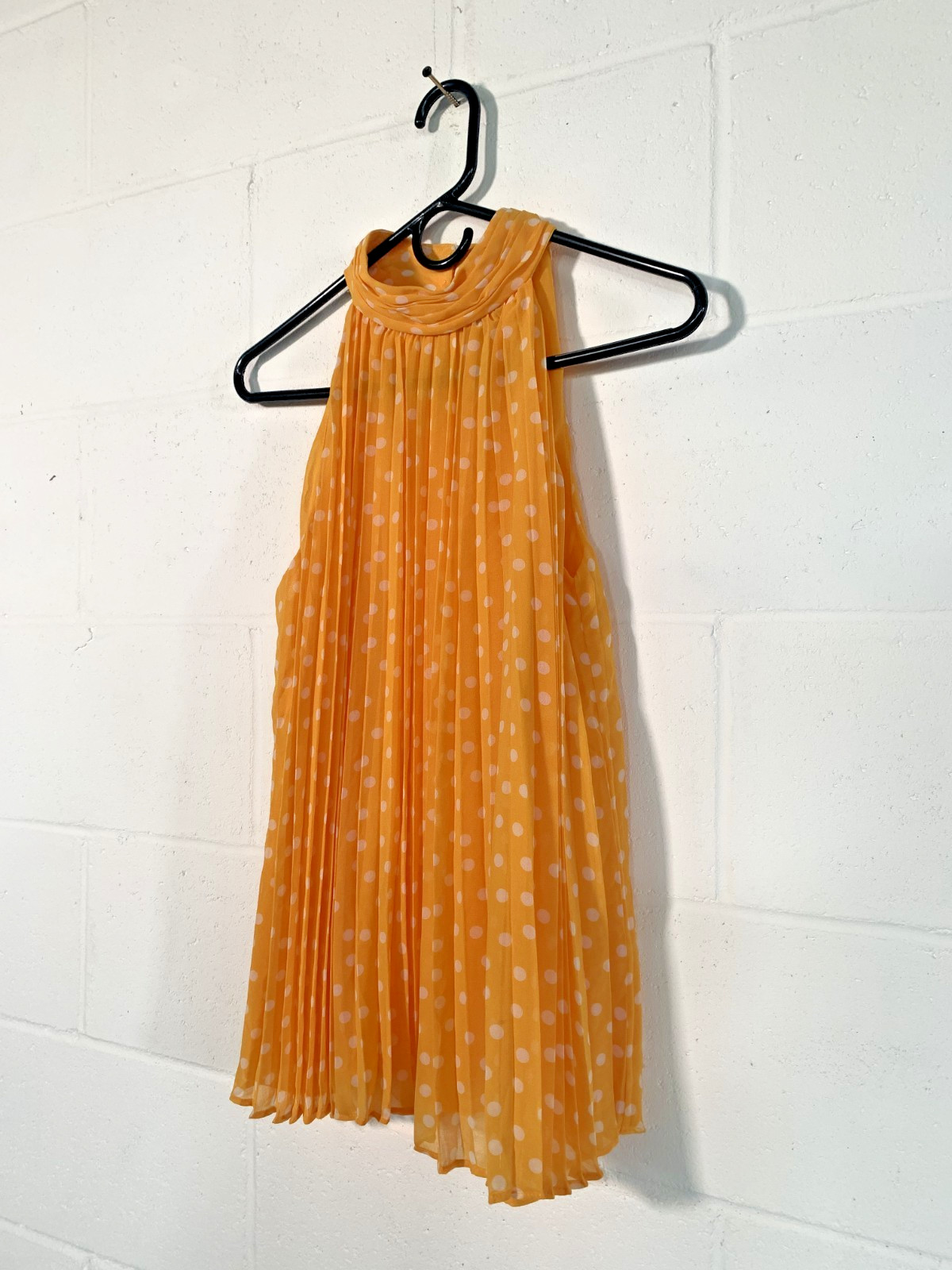 Karl Lagerfeld Paris Women’s Pleated Mock Neck Halter Top Blouse Yellow – Size M