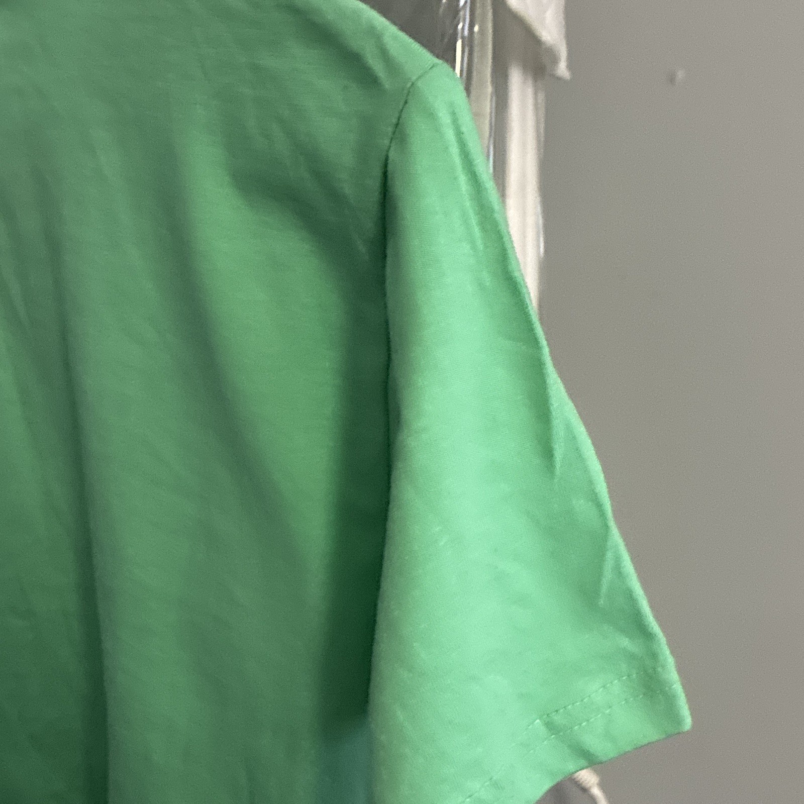 NWT Evolution In Design kids Green DRIP Graphic Crewneck Tee Size XL (18-20)