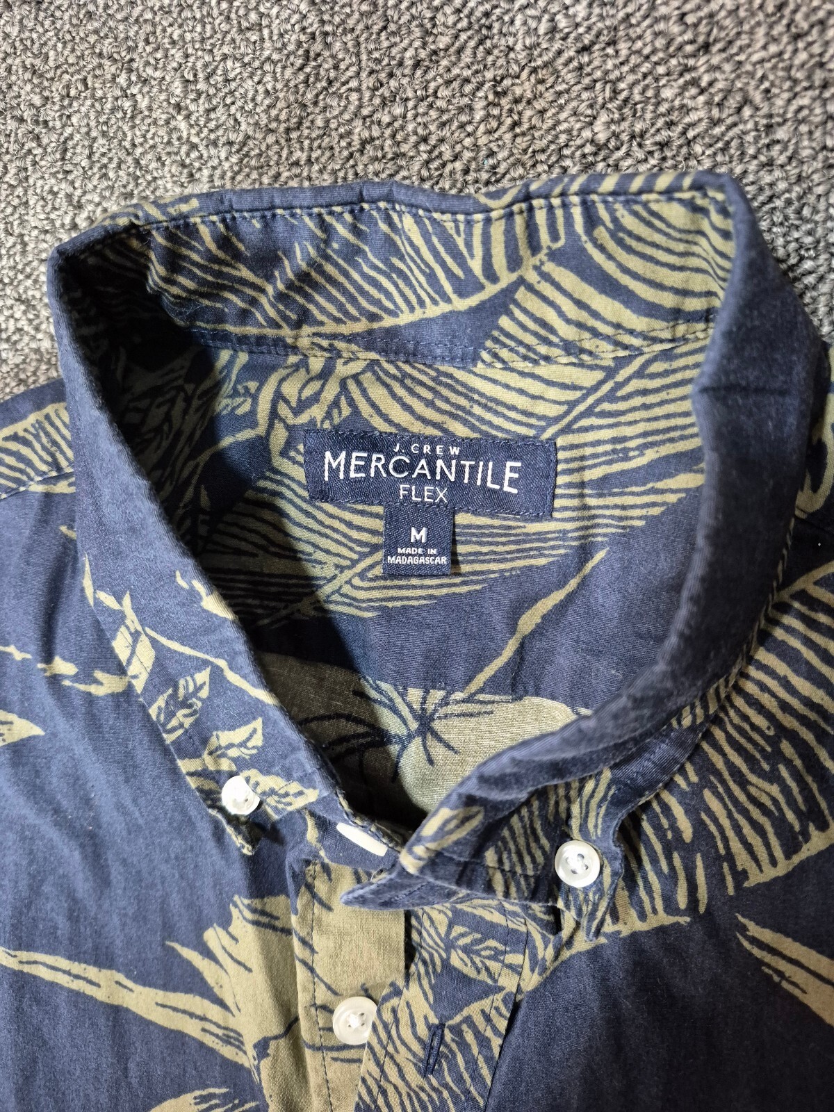 J.Crew Mercantile Flex Men’s M Blue Tropical Floral Hawaiian Button-Up Shirt