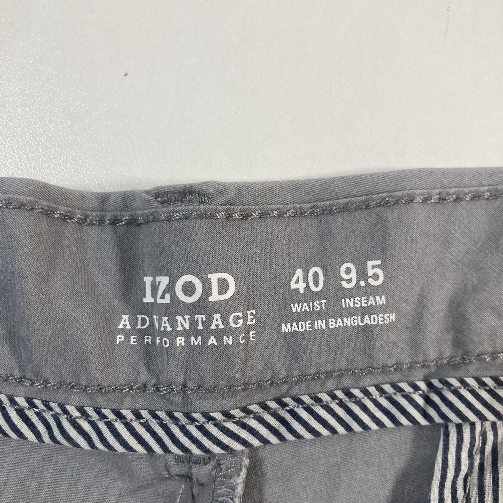 NEW Izod Advantage Performance Shorts 40 9.5″ All Over Dog Print AOP Stretch NWT