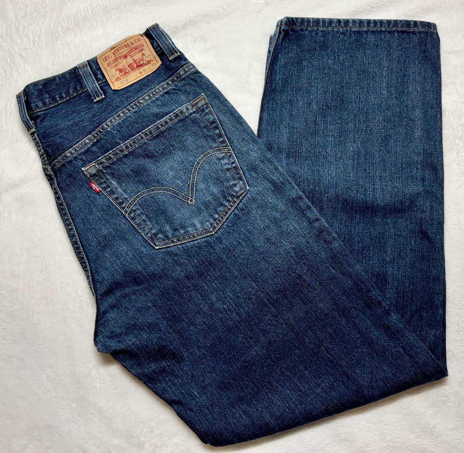 559 Levi’s Men’s Blue Medium Wash Denim Straight Relaxed Fit Jeans