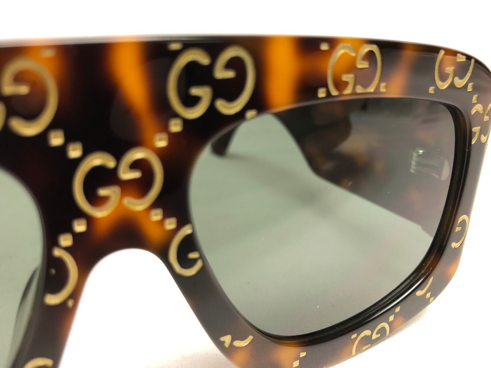 Authentic New Gucci tortoise Square Women’s Sunglasses GG0980S Gray Lens