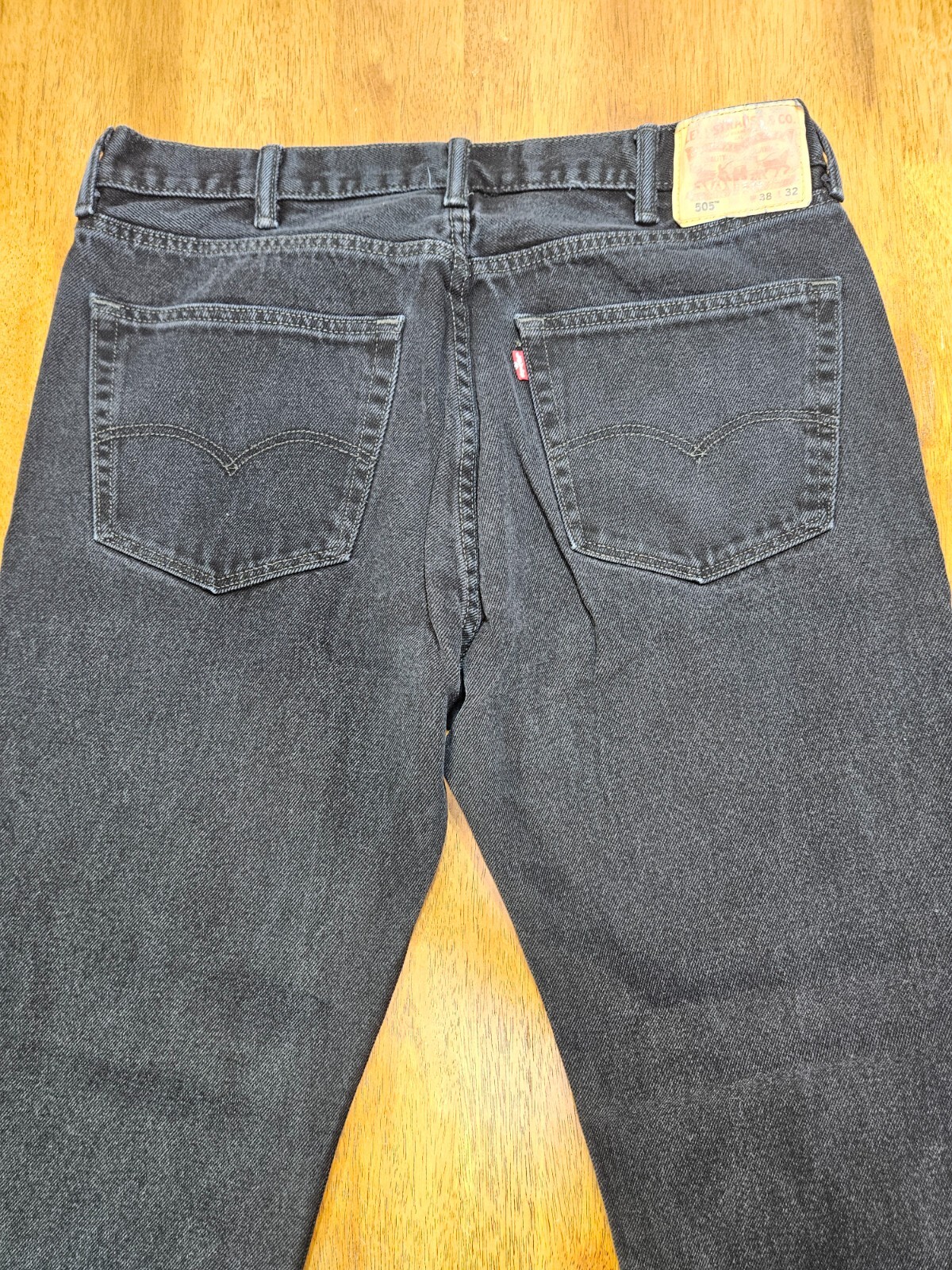 Levi Strauss Denim Jeans 505 Mens Size 38×32 Zipper Button Pockets Dark Wash