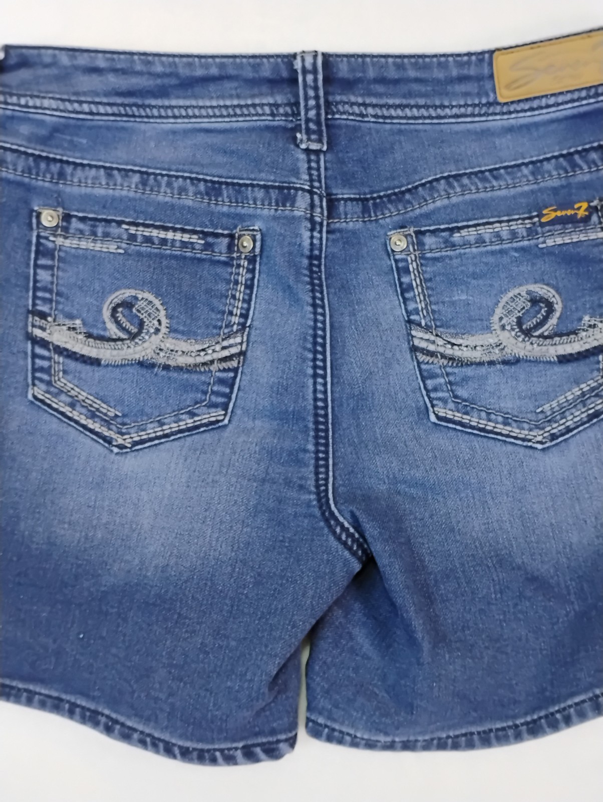 Seven7 Sunset Bermuda Shorts Size 10 Women Blue Stretch Distressed Raw Hem Denim