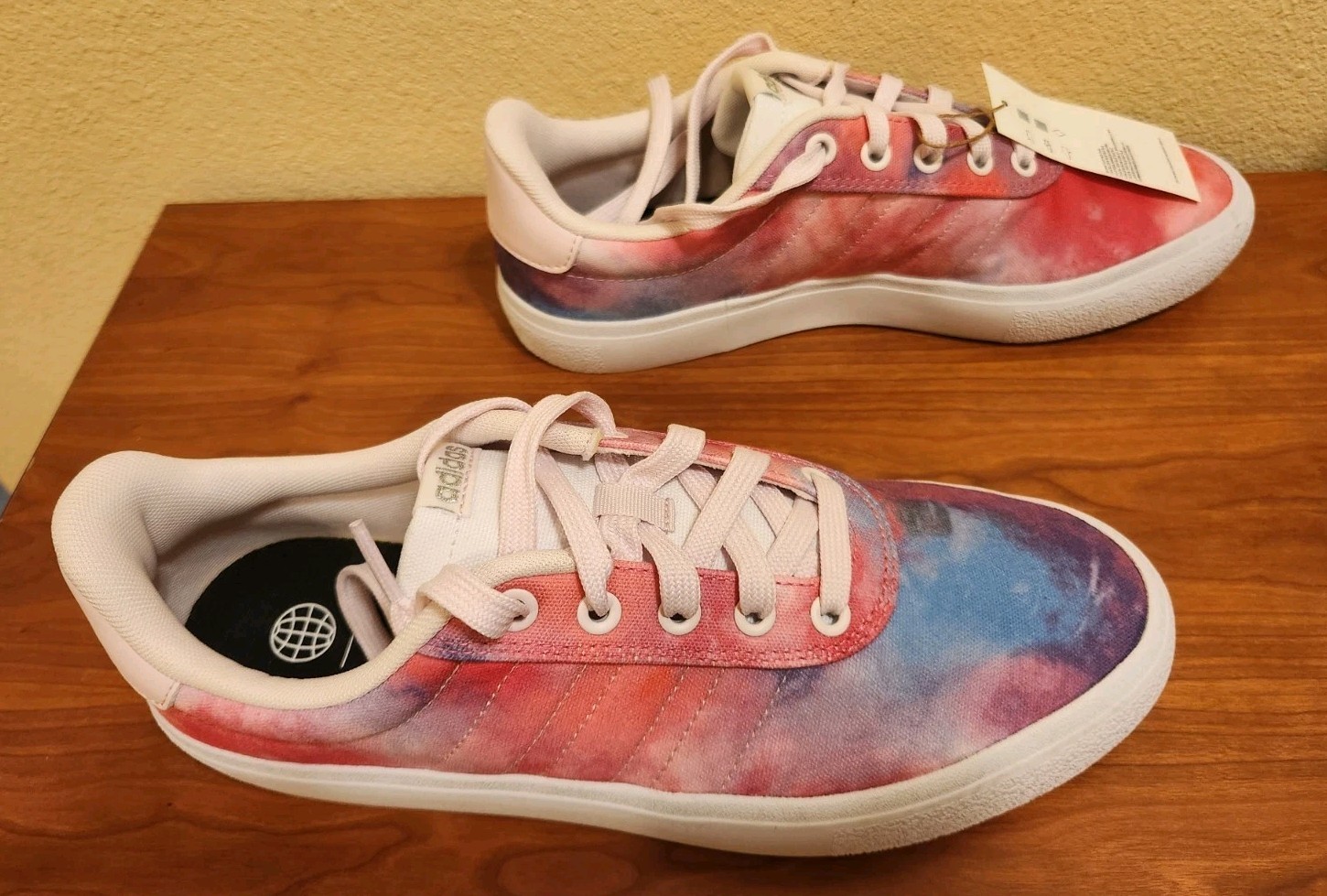 adidas Vulcraid3r GY6708 Womens Size 8 1/2 Skateboard Shoes Pink Tie Dye NEW