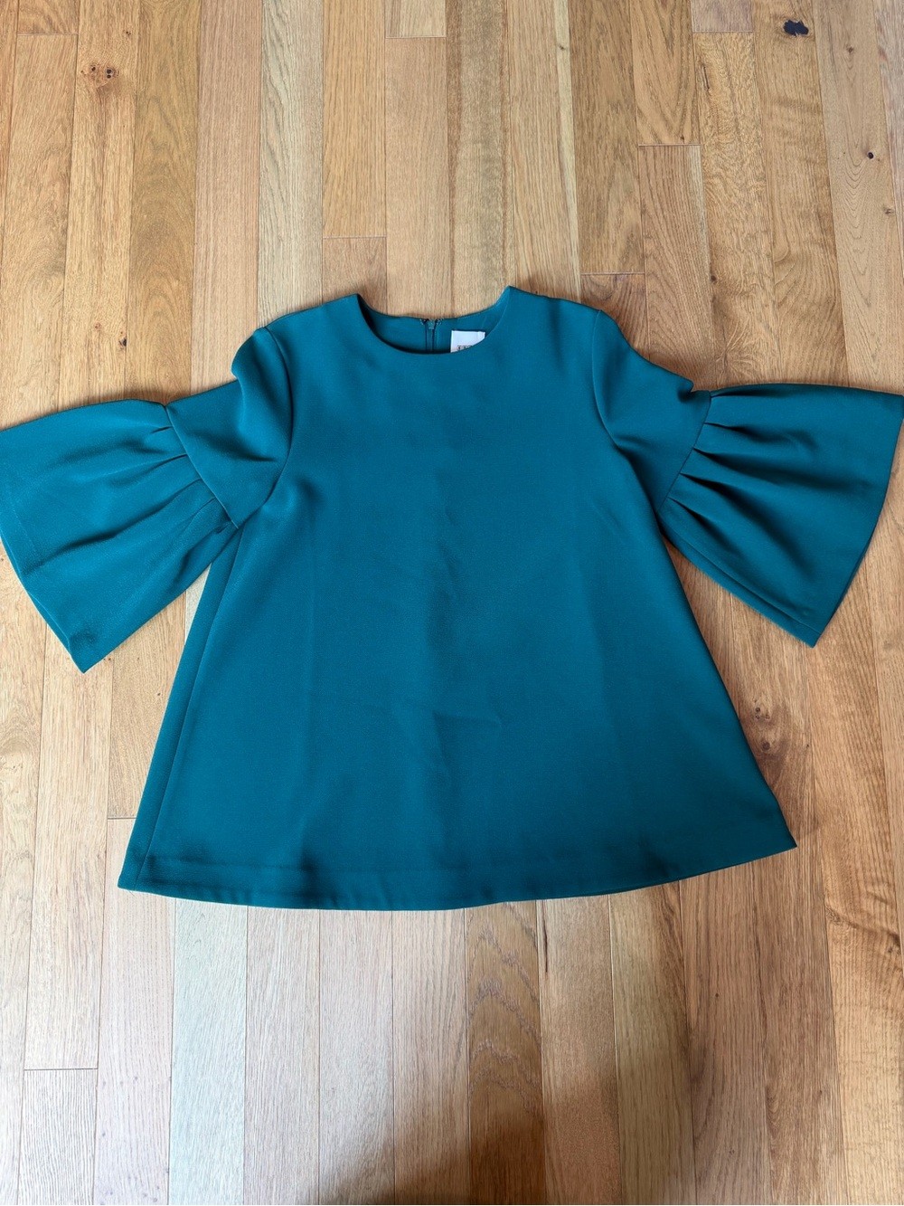 EDIT Green Flutter Sleeve Tunic Top M 💚✨
