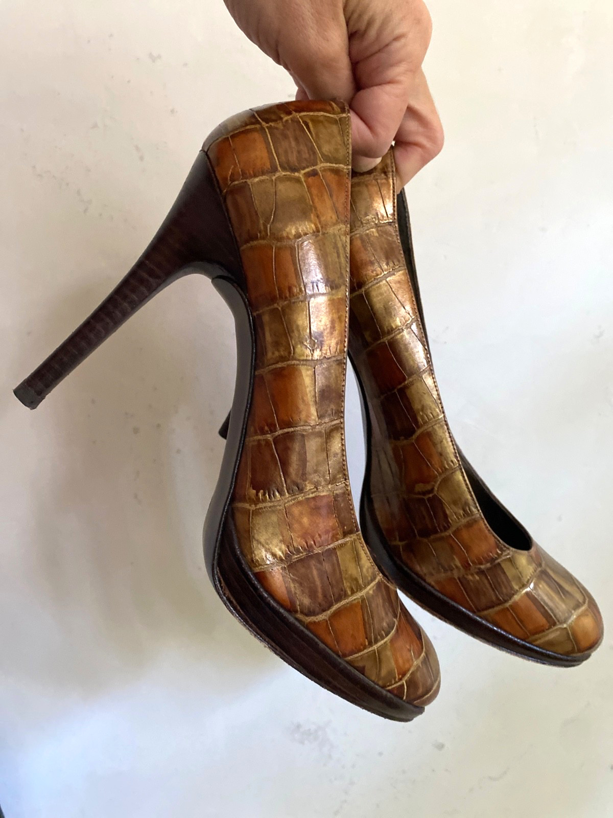 Stuart Weitzman Leather 4.5” Stiletto Platform Heels Bronze Croc Embossed 8.5