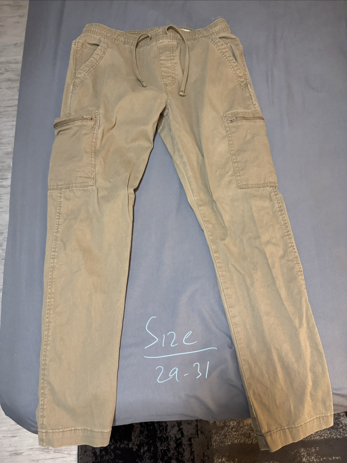 LOT OF 5 Cargo Shorts And Joggers (Lee, Levi, Unionbay, Wrangler) Size 29-31