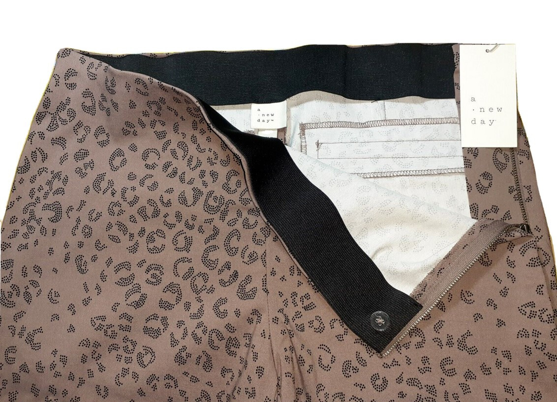 New Day Womens Stretch Ankle Crop Pants 4 S Brown Animal Print Side Zip NEW
