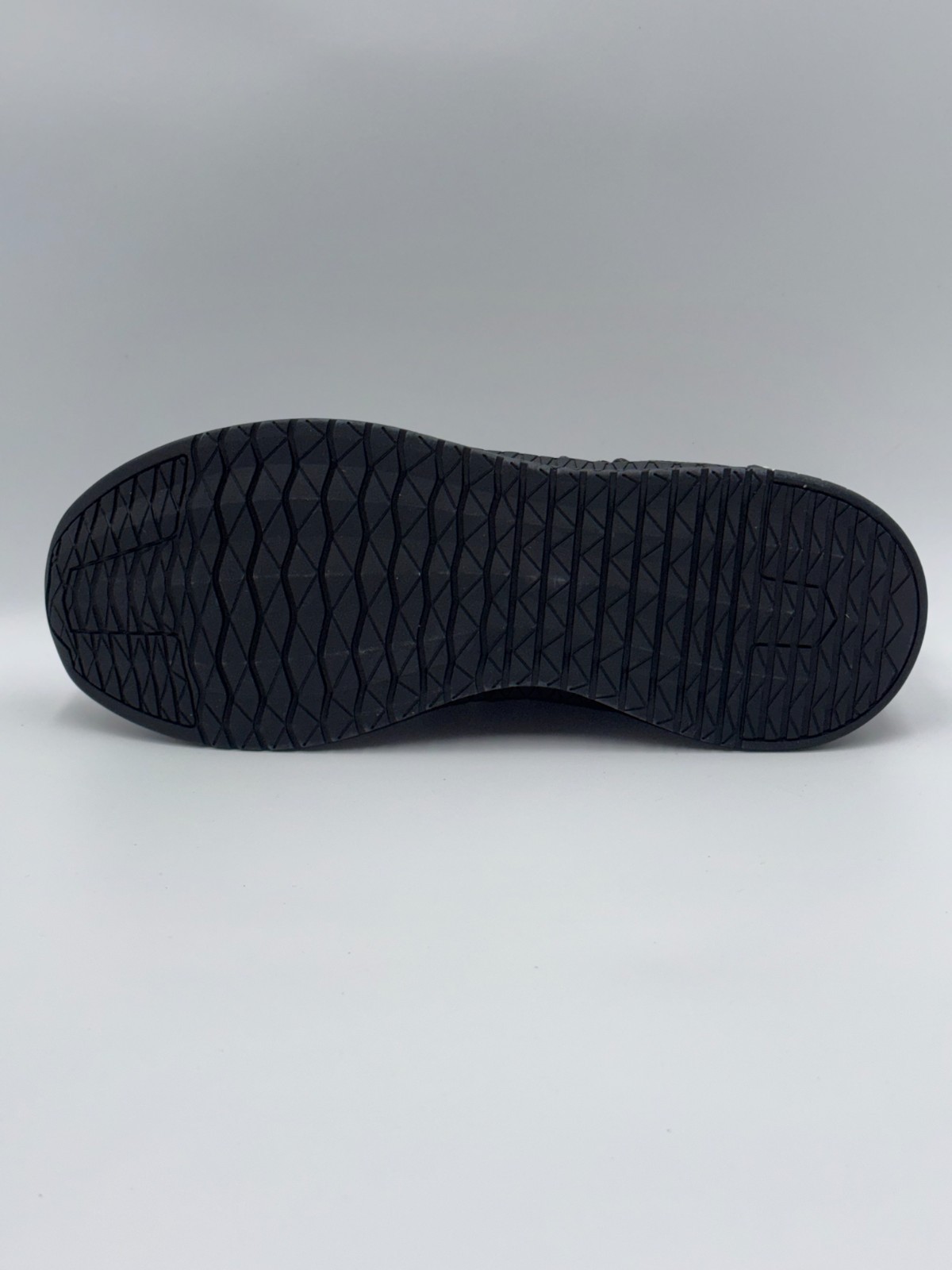 Big Size Men’s Breathable Lightweight Sneakers Slip Resistant