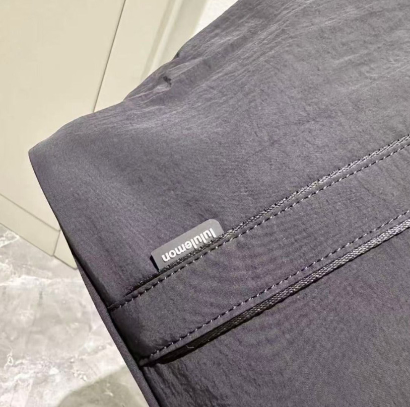 Authentic Lululemon 20L Tote – Large Daily Multi Pocket Gym Travel Bag – NWT