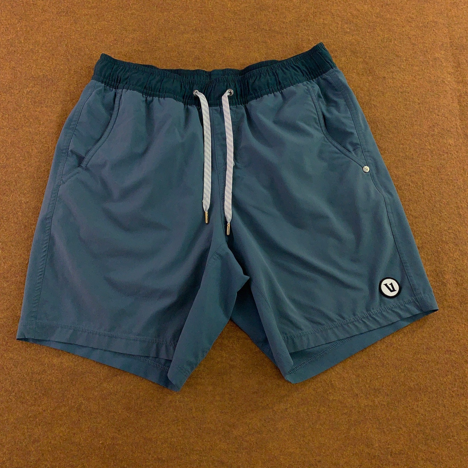 Vuori Mens Size Small Blue Banks 8″ Inseam Performance Athletic Workout Shorts