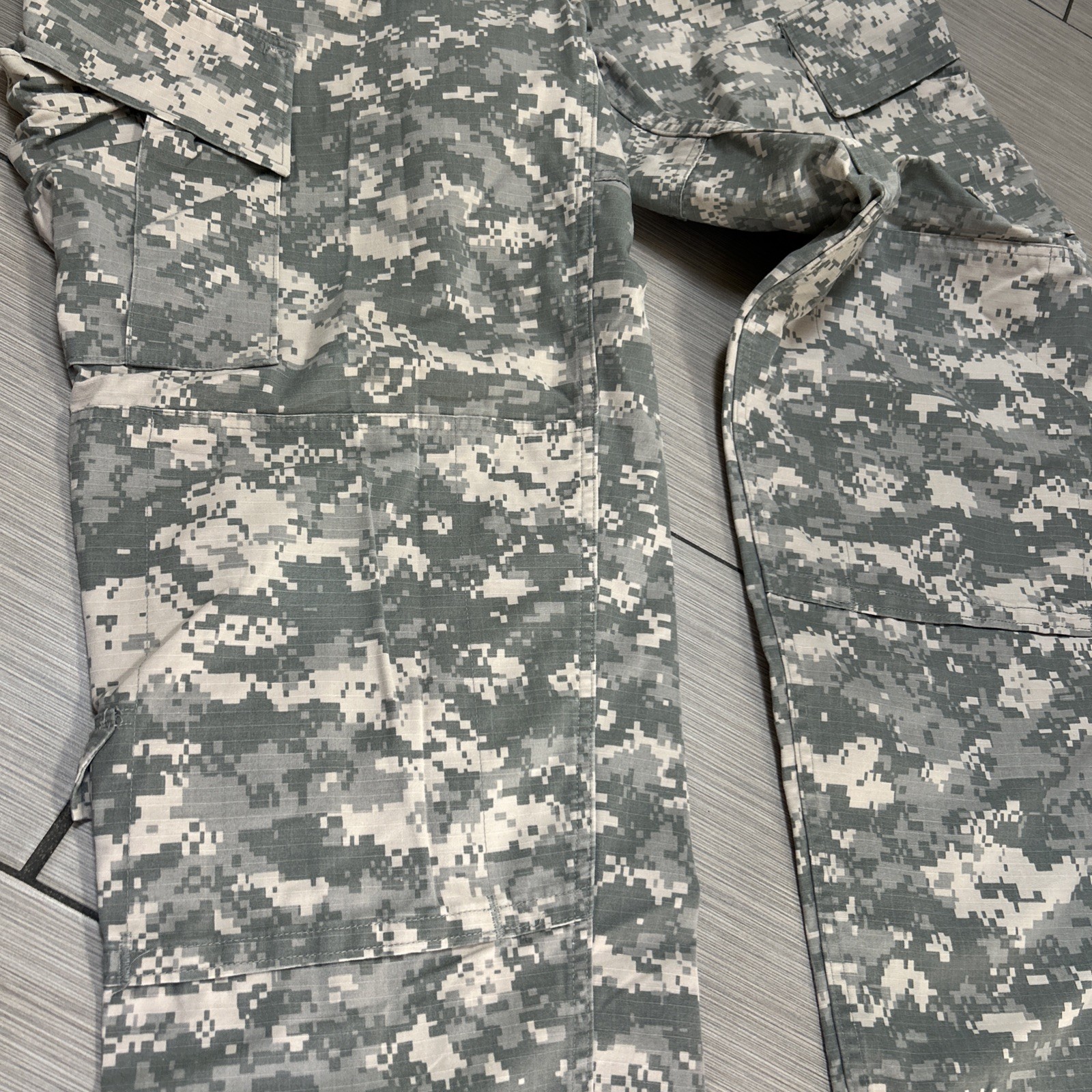 US Army Combat Uniform ACU Digital Camo Trousers Large/Long USGI Rip Stop