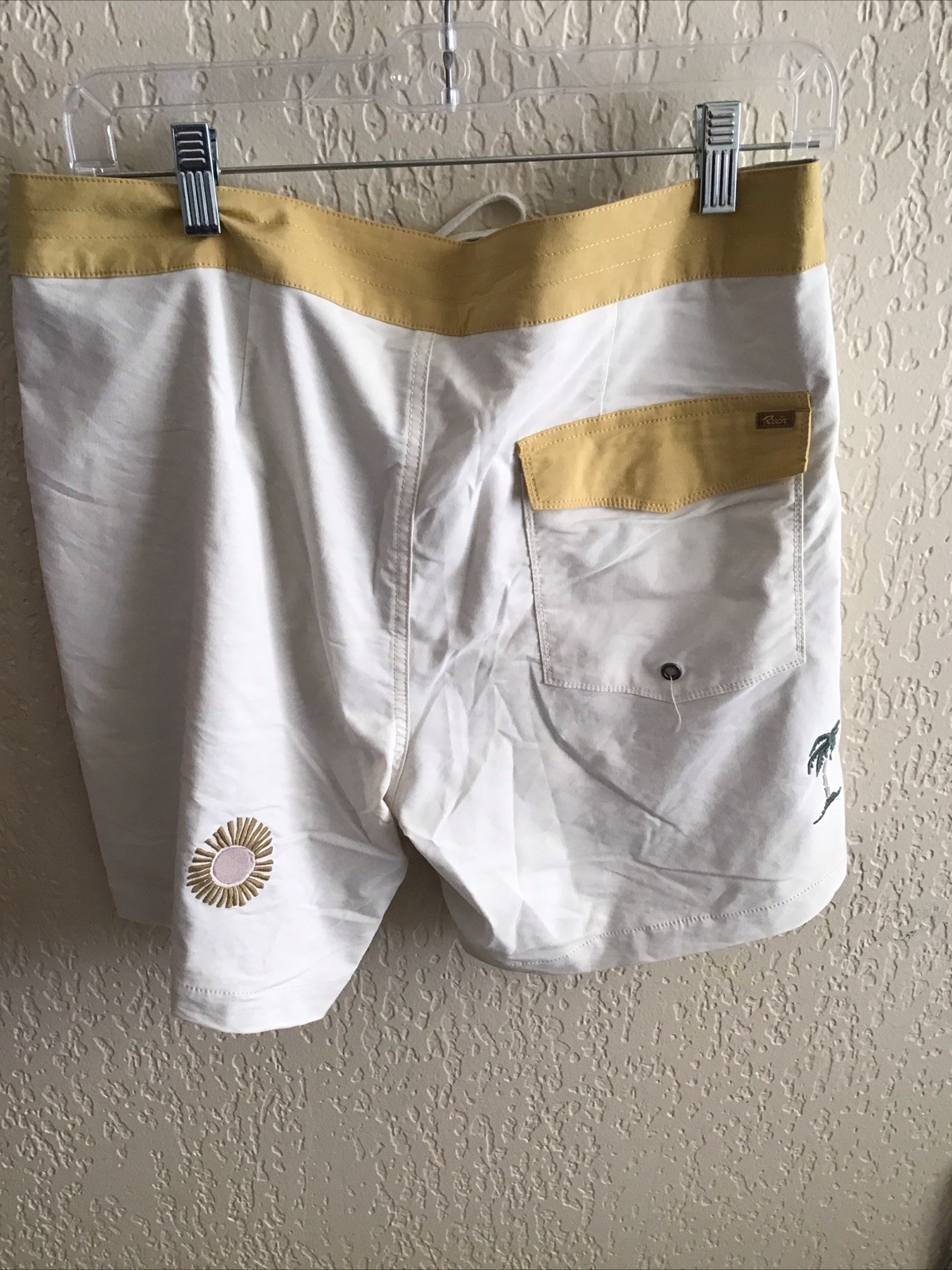 RVCA Size Medium Men’s Board Shorts Swim Trunks Palm Trees, Sun New UM