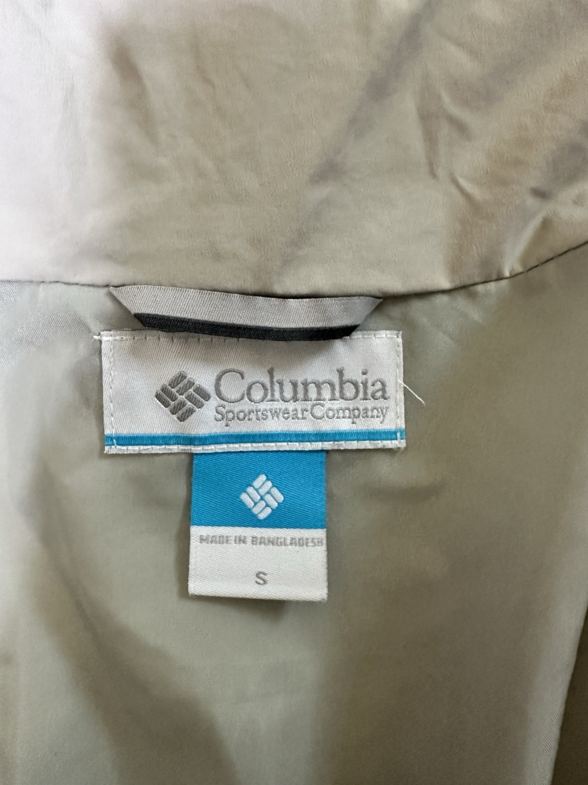 Columbia Women’s Beige Long Hooded Down Puffer Coat Zip/Snap Pockets S