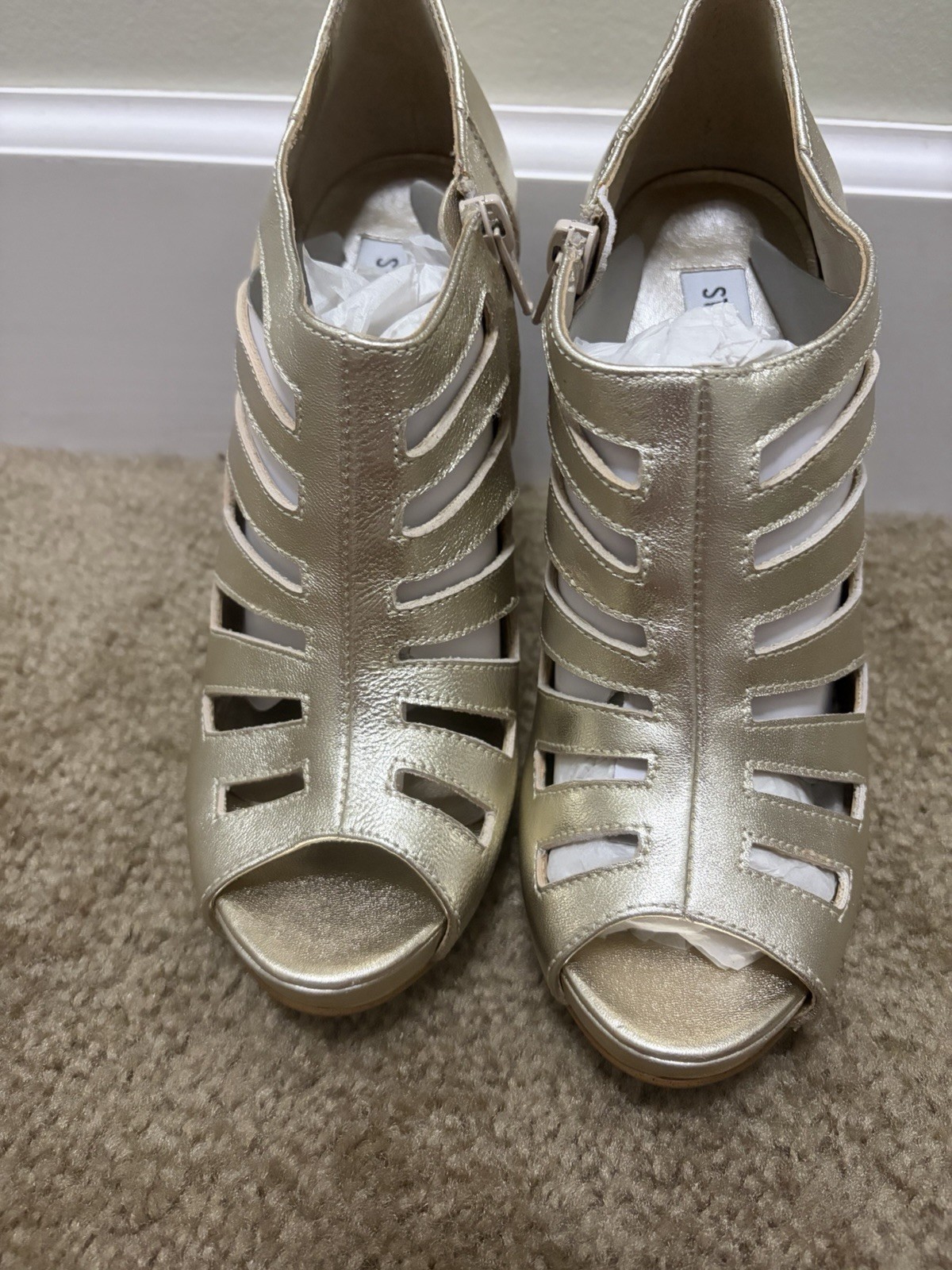 Steve Madden Women’s Gold Synthetic Cut-Out Zip Peep Toe Block Heels US 7