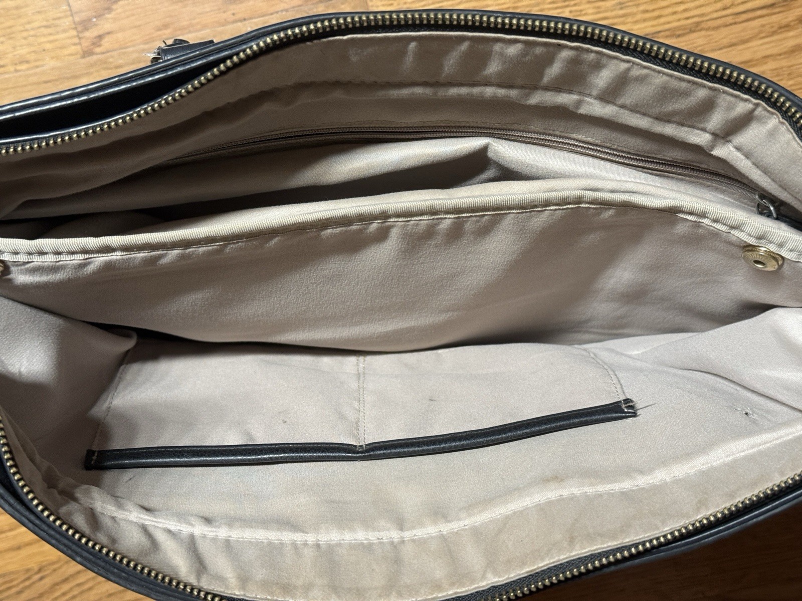 SWISS GEAR Men’s Black/Blue Colorblock Document Briefcase Zip w/ Inner Pockets