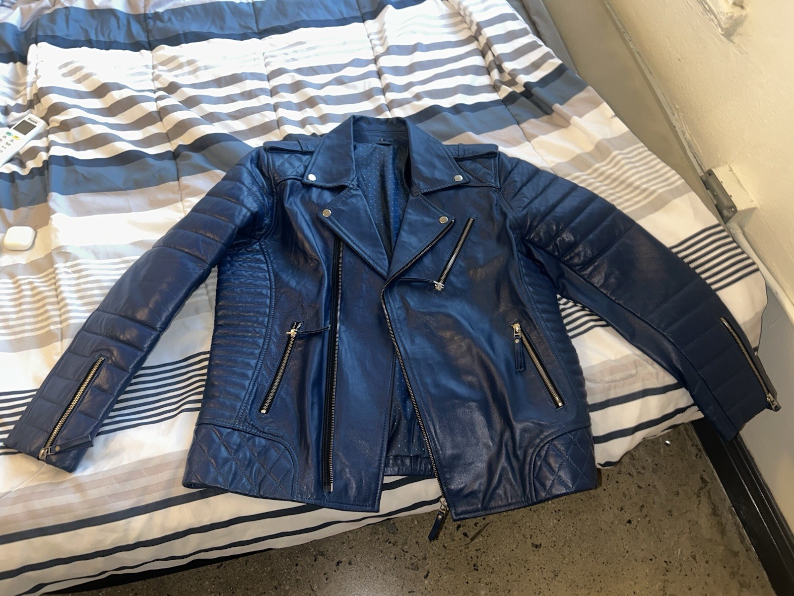 Men’s Genuine Leather Biker Jacket – Blue – XL – Quilted Moto Style.