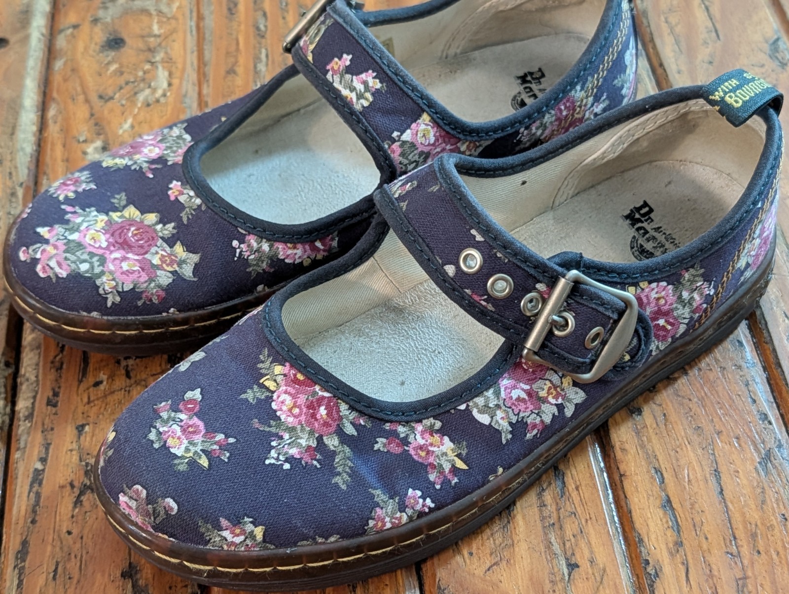 Dr. Martens Carnaby Floral Mary Jane Shoes Women’s 7 EU 38 Canvas Mary Janes Y2K