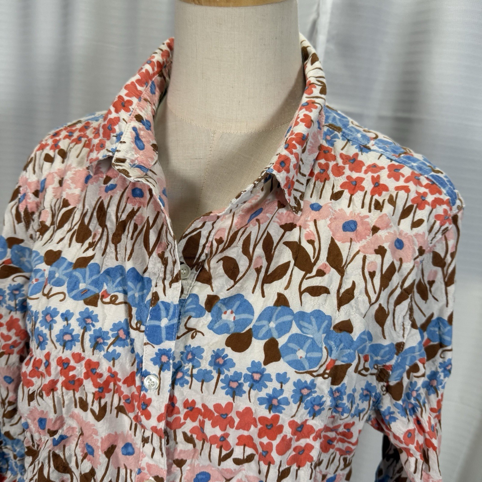 J MCLAUGHLIN LOIS SHIRT STRETCH COTTON FLORAL MOTIF GARDEN SIZE LARGE
