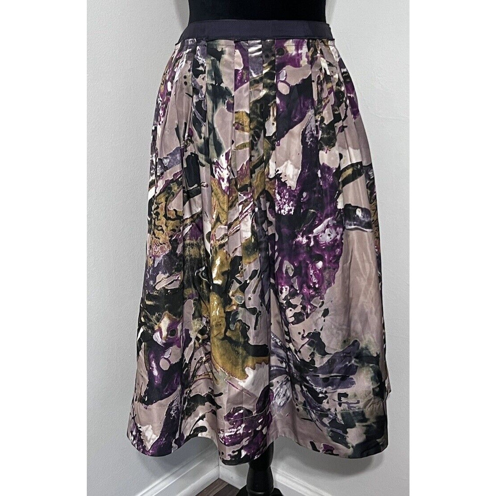 Veronika Maine Skirt Women Size 12 Midi Abstract Australia Italian Fabric Satin