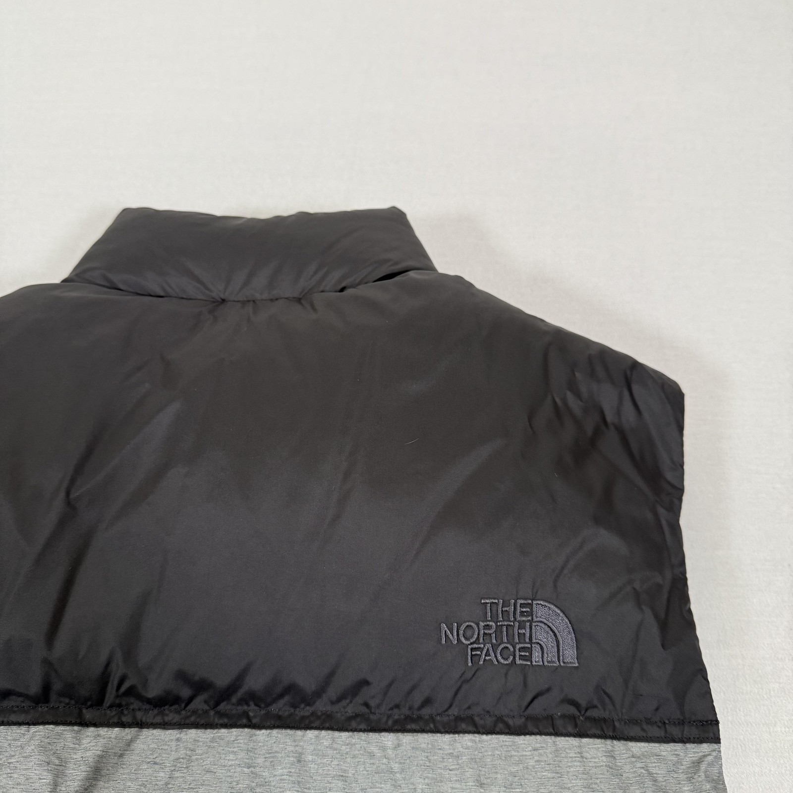 The North Face Vest Mens Small Gray 700 Fill Down Puffer Zip Up Outdoors NUPTSE