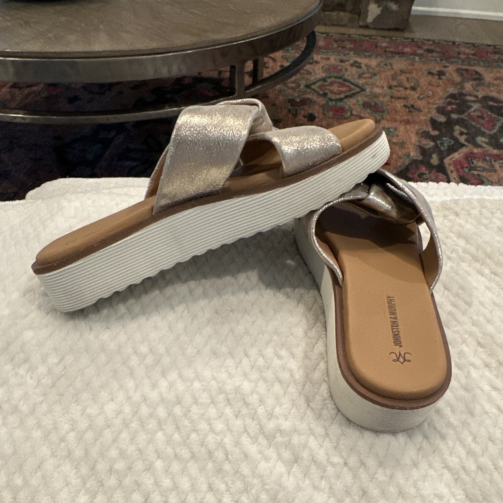 Johnston & Murphy Mitzi Women’s Metallic Gold Leather Crisscross Slide Wedge 7