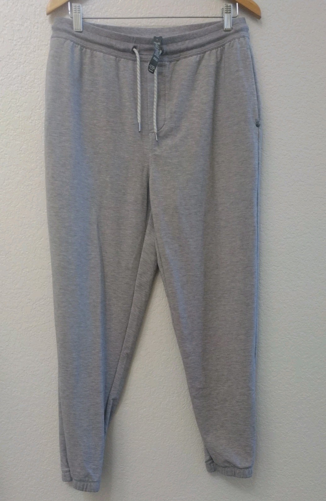 Vuori Performance Jogger L Grey Mens Sweatpants Drawstring Pockets Elastic Cuff