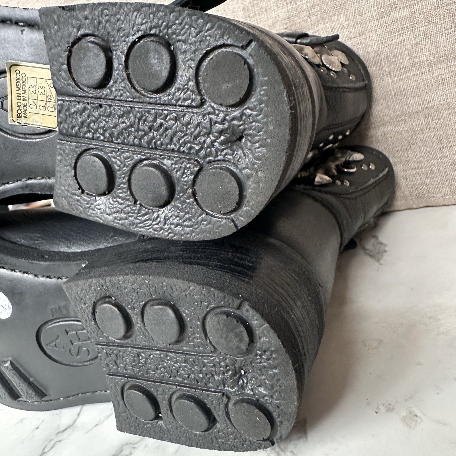 Ash Titanic Distressed Black Leather Ankle Boots Sz 6 Moto Biker Studs R-Stone