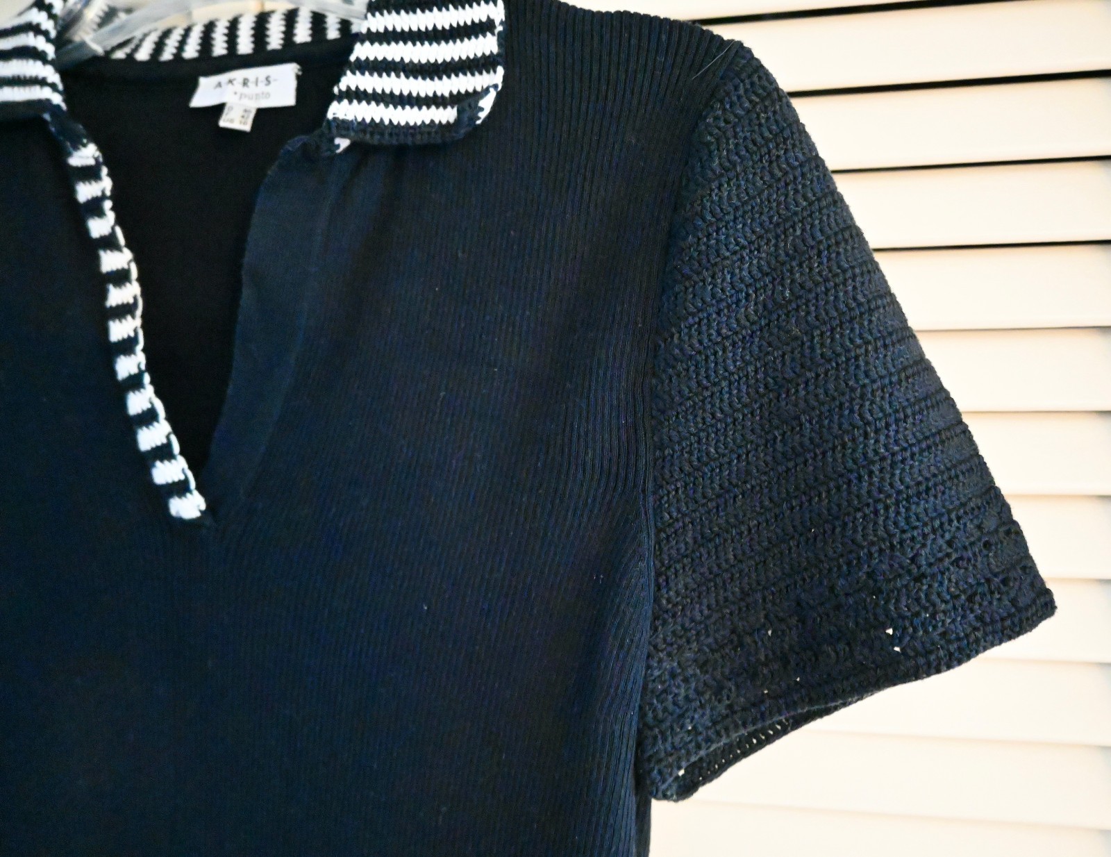 Vintage AKRIS Slim Fit 100% Cotton Cap Sleeve Knit Top Navy Sz 10