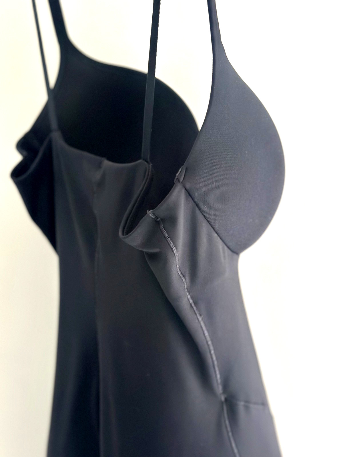 SKIMS ULTIMATE BODY BUTT AND HIP ENHANCING PLUNGE CATSUIT w/ TAGS ONYX L Disc,,,