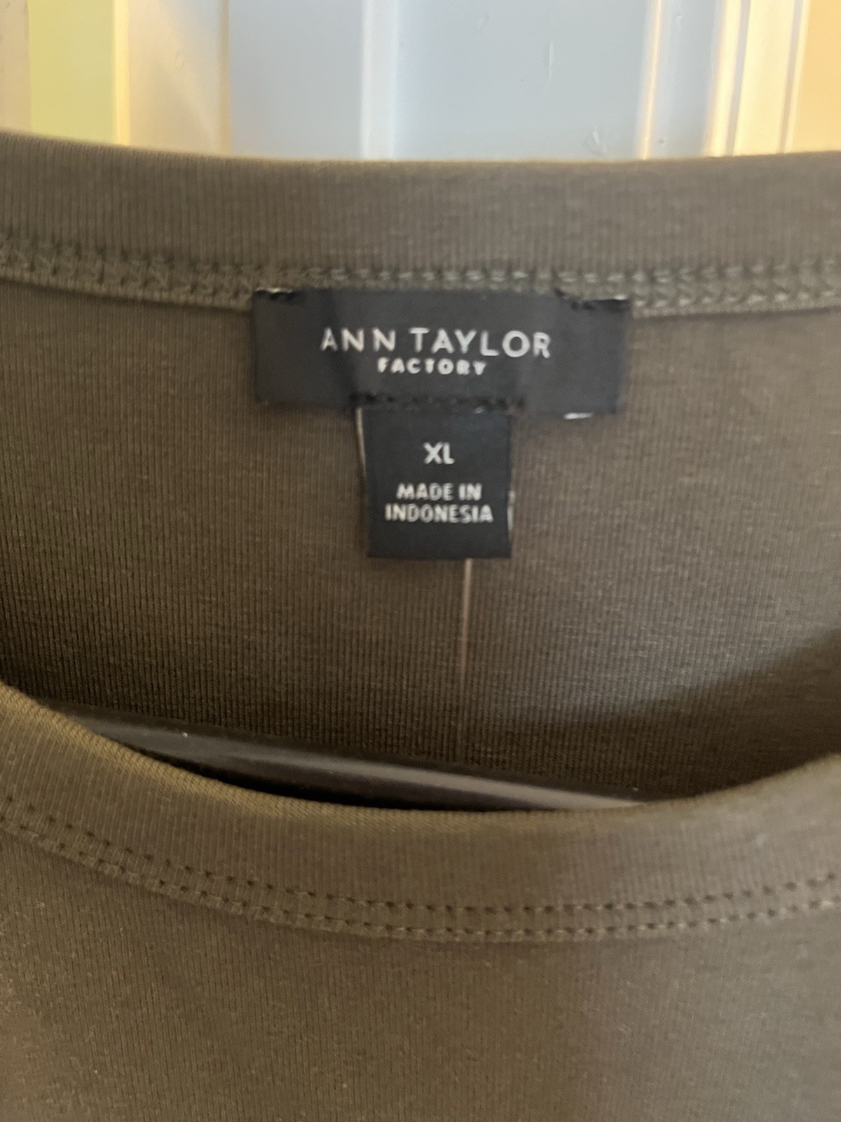 NWT Ann Taylor Factory Army Green Pullover Top Shirt Women’s Size XL Short Slee