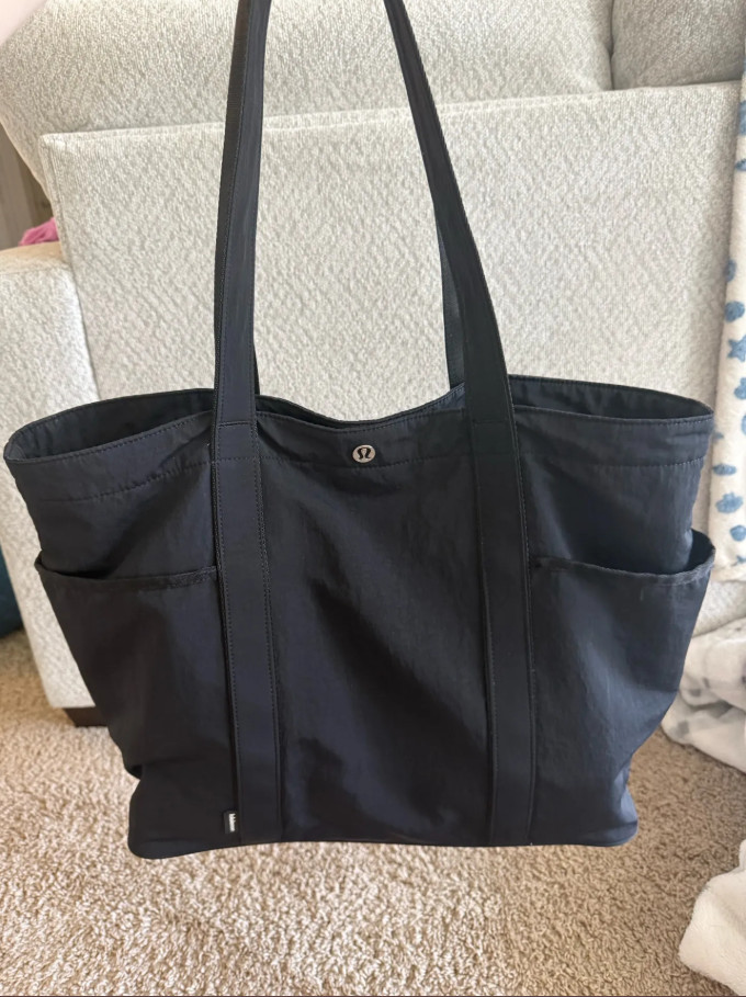 Authentic Lululemon 20L Tote – Large Daily Multi Pocket Gym Travel Bag – NWT