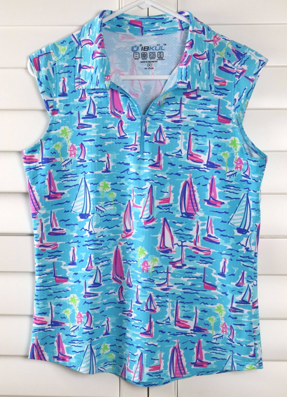 IBKUL $89 Sailboat Stretch Cap Sleeve 1/2 Zip Athletic Golf Top Size Medium