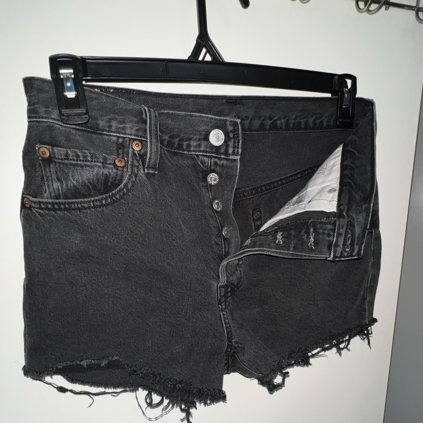Levi’s 501 Women’s Black Denim Cut Off Shorts W30 High Rise 5-Pocket Button
