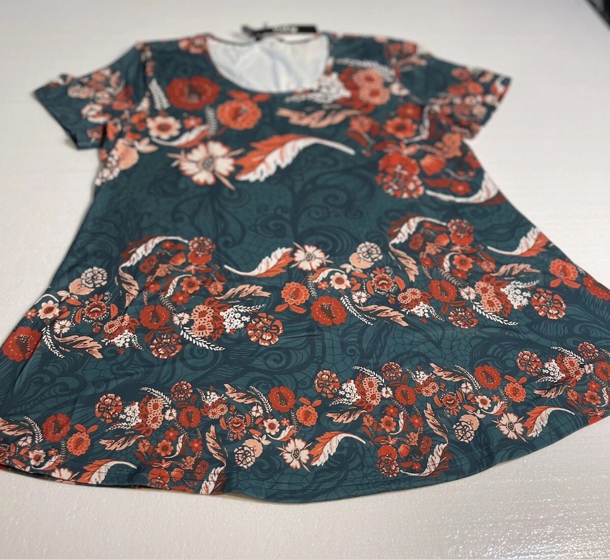 lily by firmiana 1XL Green Floral Tunic Blouse