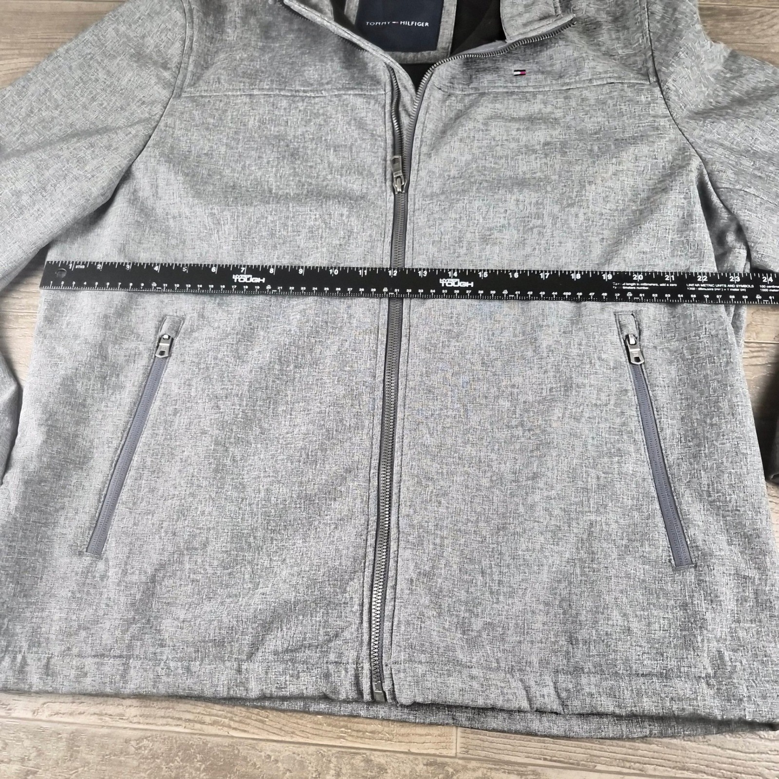 Tommy Hilfiger Softshell Jacket Mens XL Gray Full Zip Fleece Lined Zip Pockets
